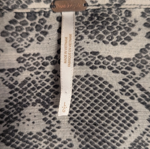 Free People Dani Button-Down Blouse  - Size L- Oversized - Picture 7 of 10